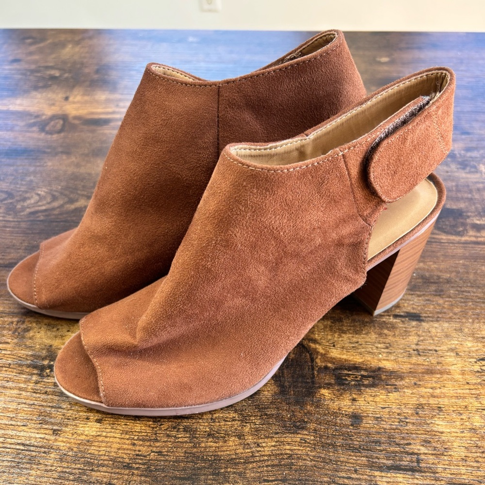 NEW CITY CLASSIFIED PEEP TOE BOOTIE